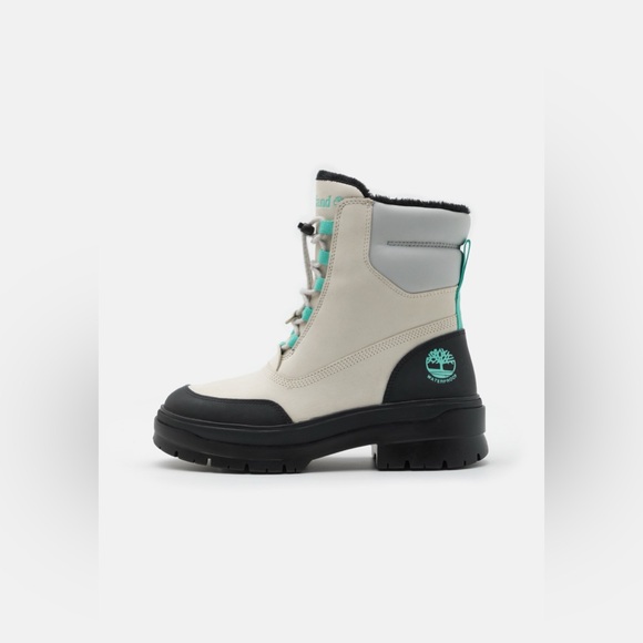 NWOT Women’s TIMBERLAND Boot 91/2 - Picture 6 of 11